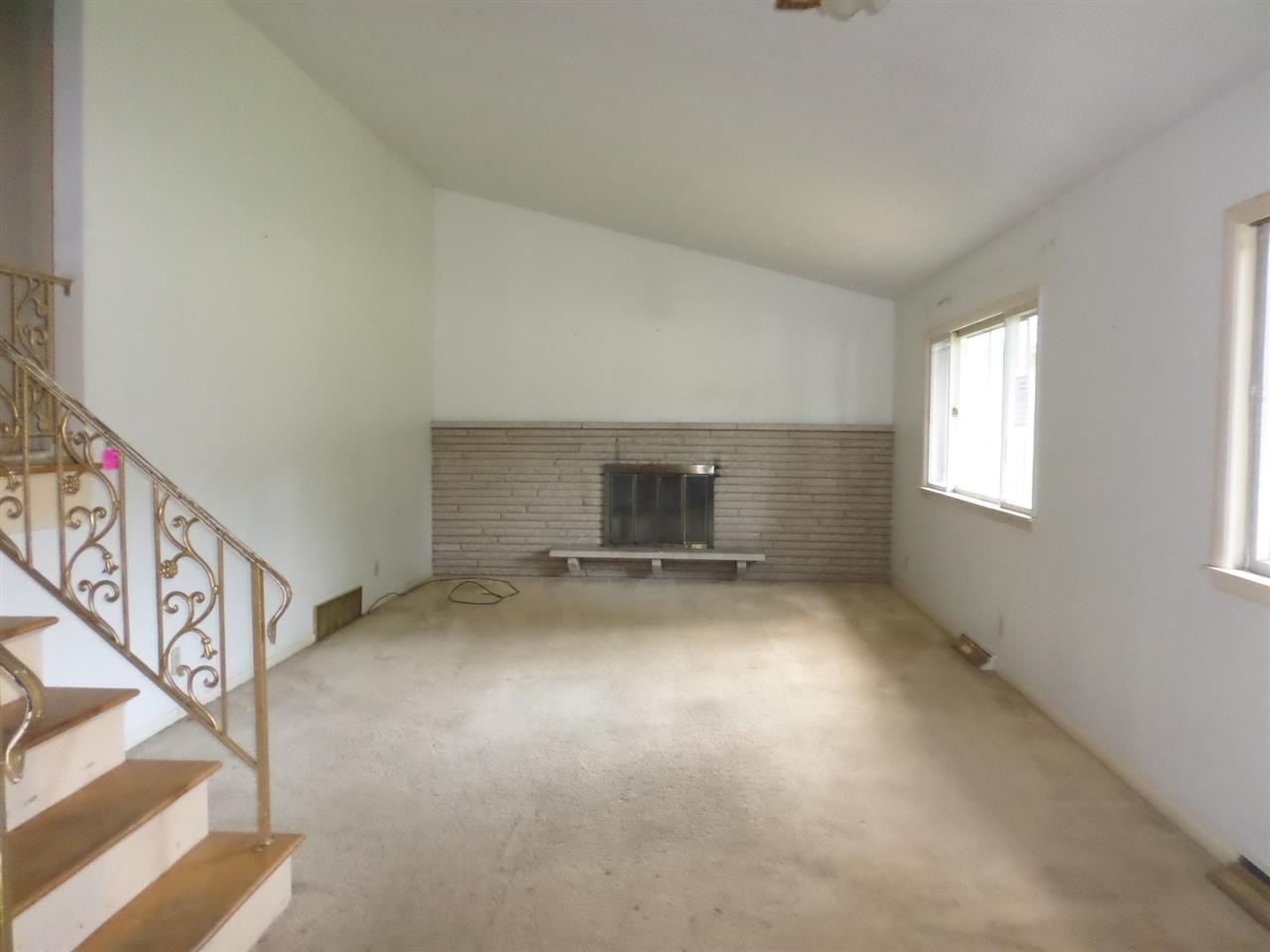 1523 Springbrook Dr, Elkhart, IN 46514 photo 2
