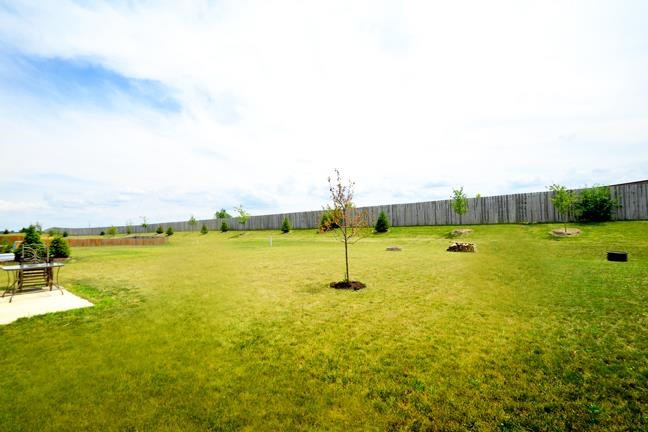 13029 Cocoplum Ct, Fort Wayne, IN 46814 photo 2