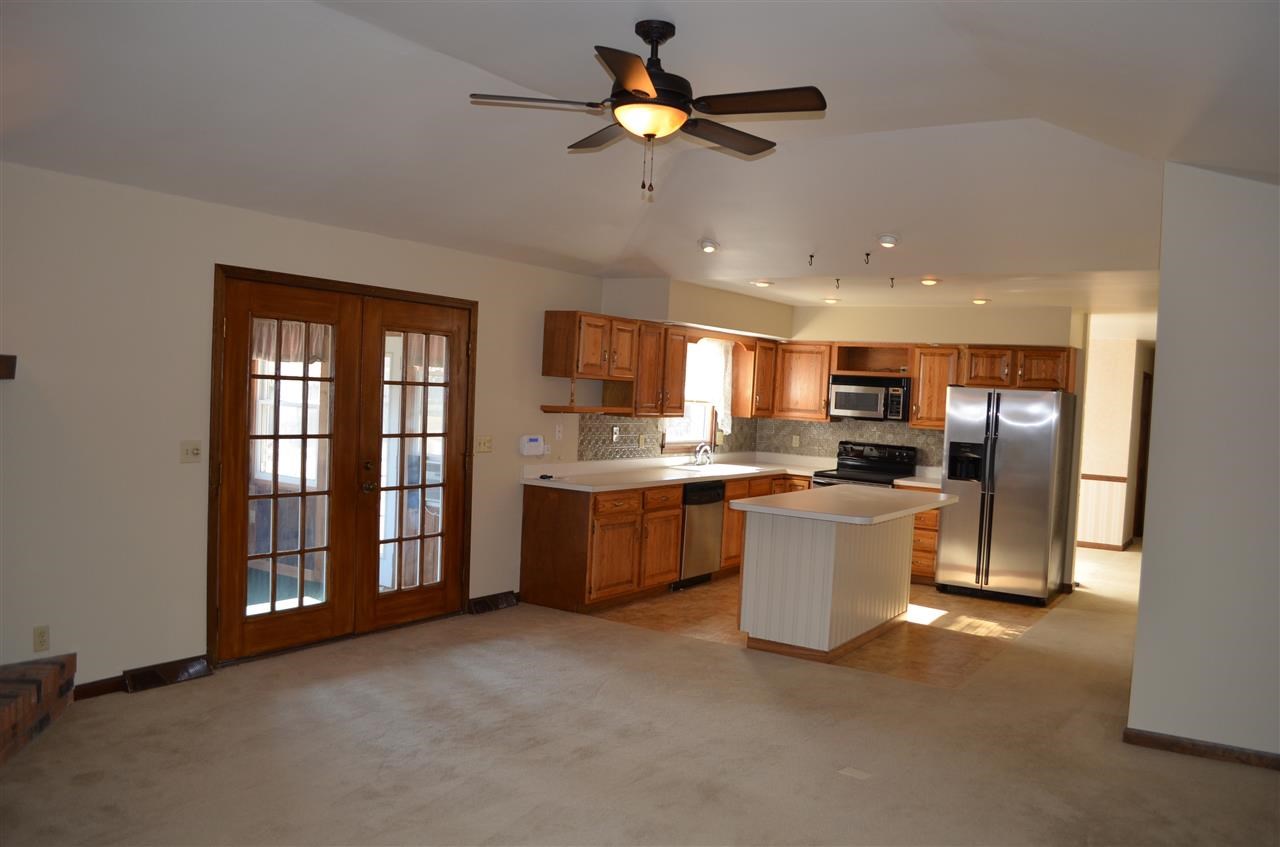 8245 Woodbriar Dr, Evansville, IN 47715 photo 2