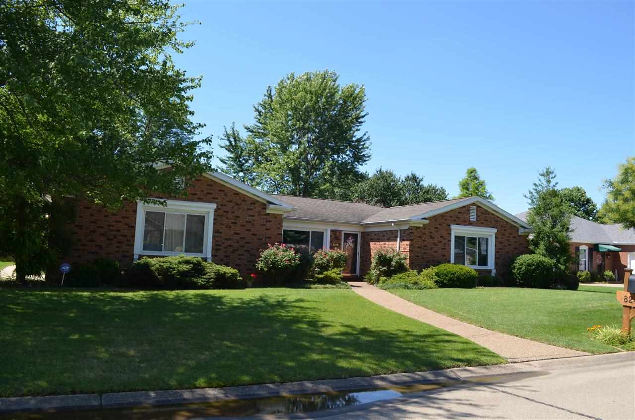 8245 Woodbriar Dr, Evansville, IN 47715 photo 1