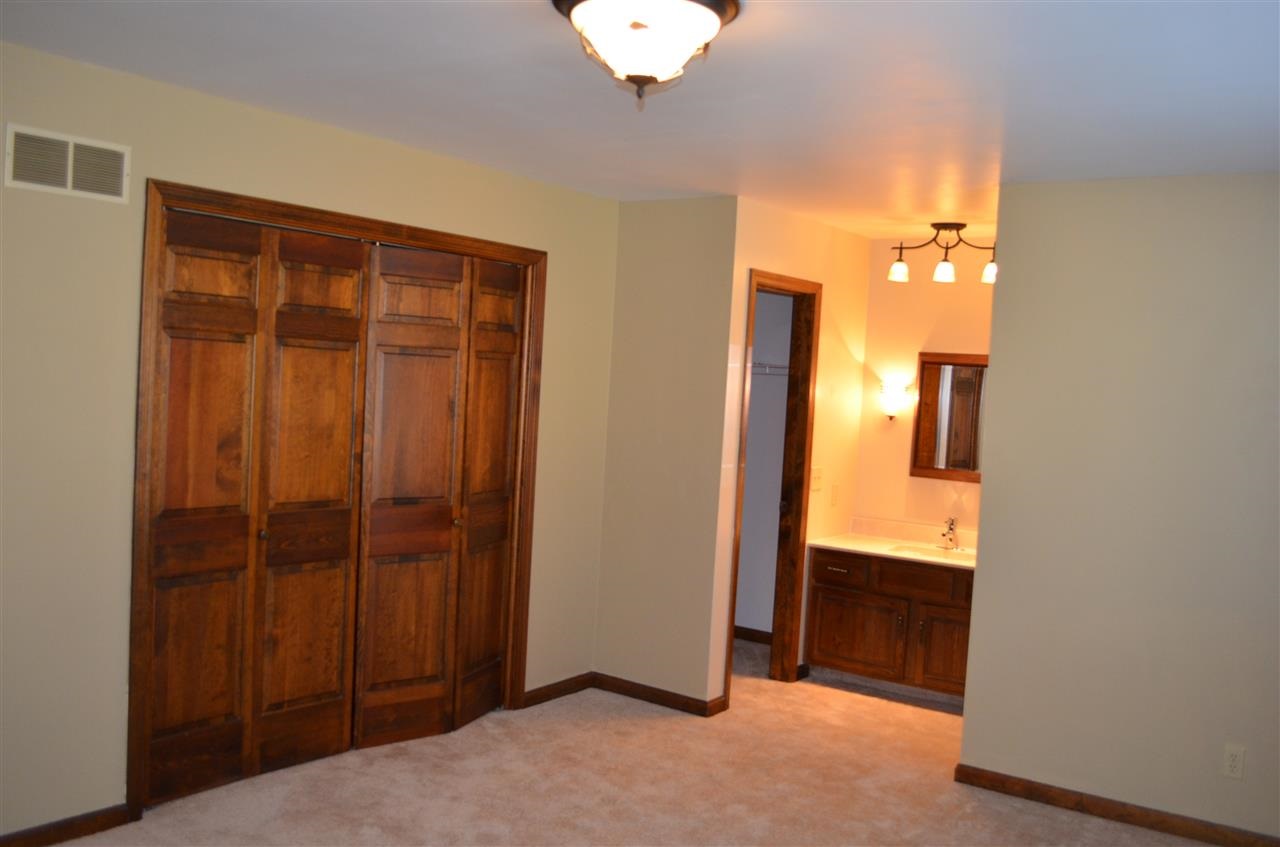 8245 Woodbriar Dr, Evansville, IN 47715 photo 8