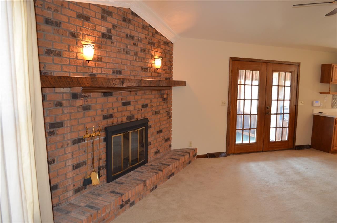 8245 Woodbriar Dr, Evansville, IN 47715 photo 5