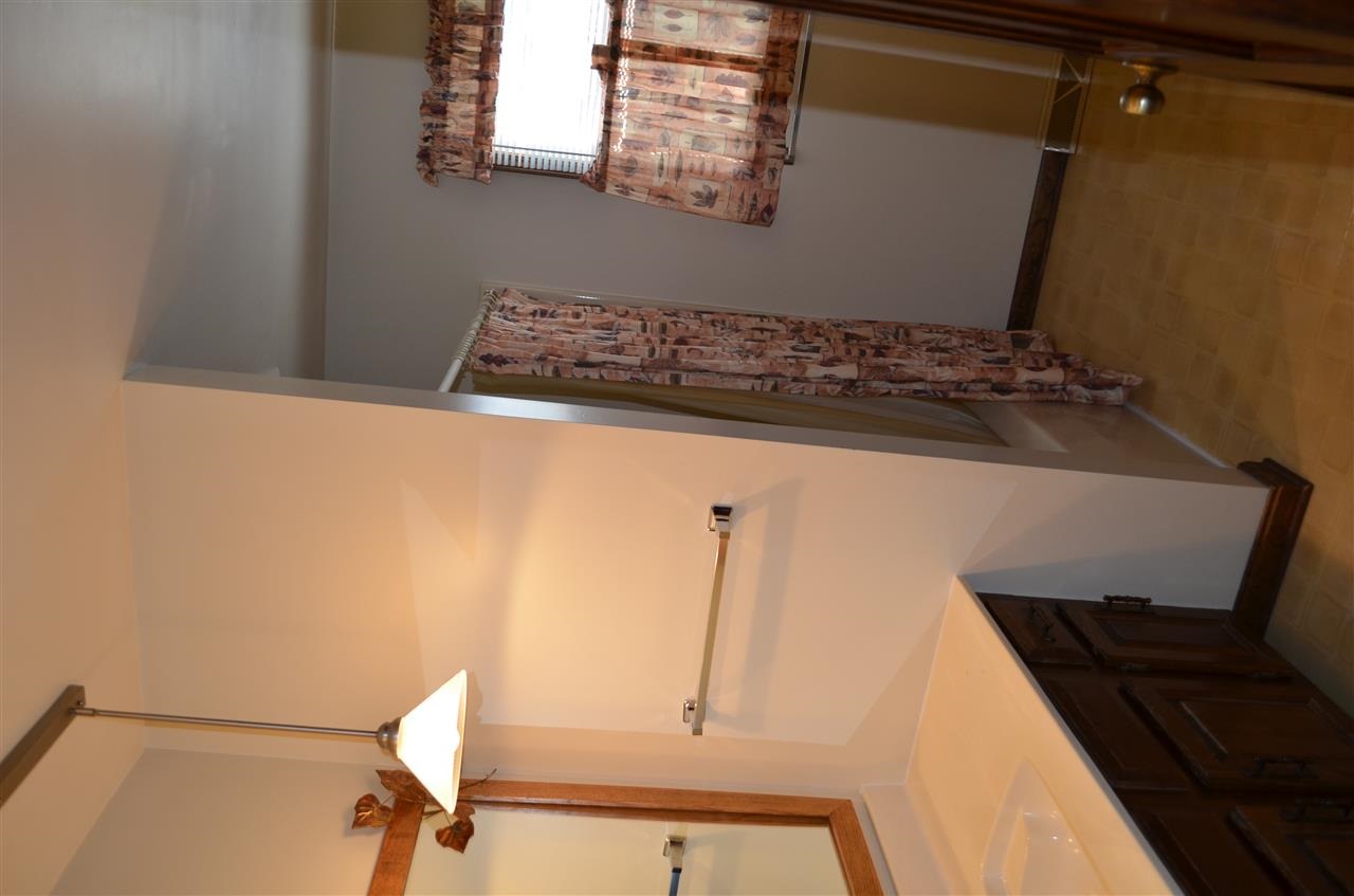 8245 Woodbriar Dr, Evansville, IN 47715 photo 16