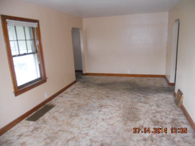 821 Meyer Ave, Evansville, IN 47710 photo 2