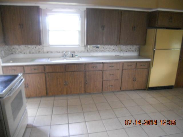 821 Meyer Ave, Evansville, IN 47710 photo 4