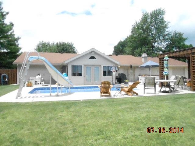 8404 N Glacier Dr, Muncie, IN 47303 photo 2