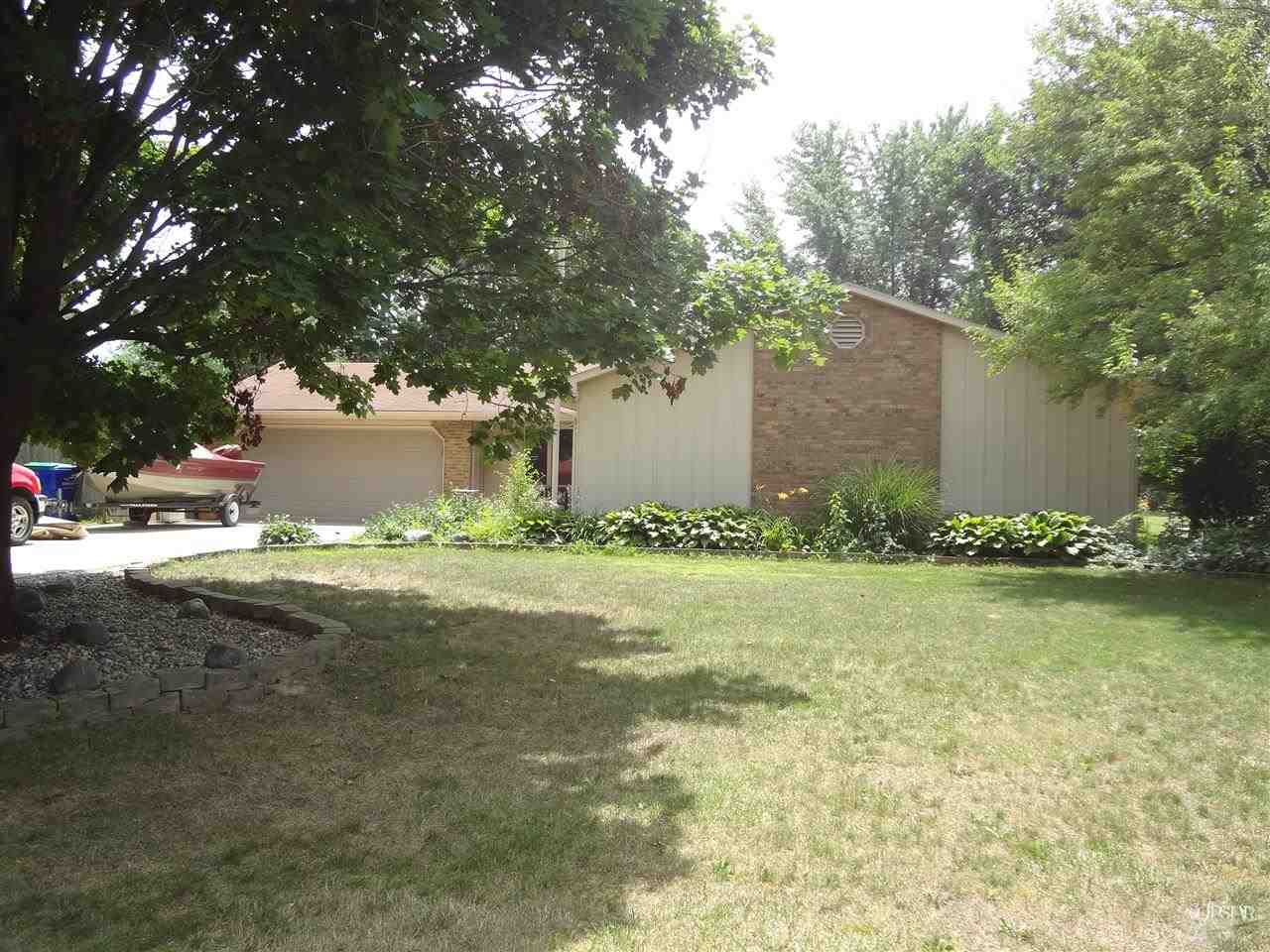 10714 Lagoon Dr, Grabill, IN 46741 photo 1