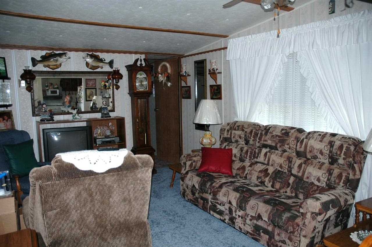 9841 E State Road 64, Velpen, IN 47590 photo 5