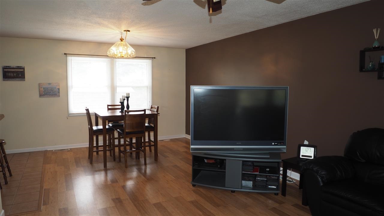 2911 Pinewood Dr, Fort Wayne, IN 46809 photo 5