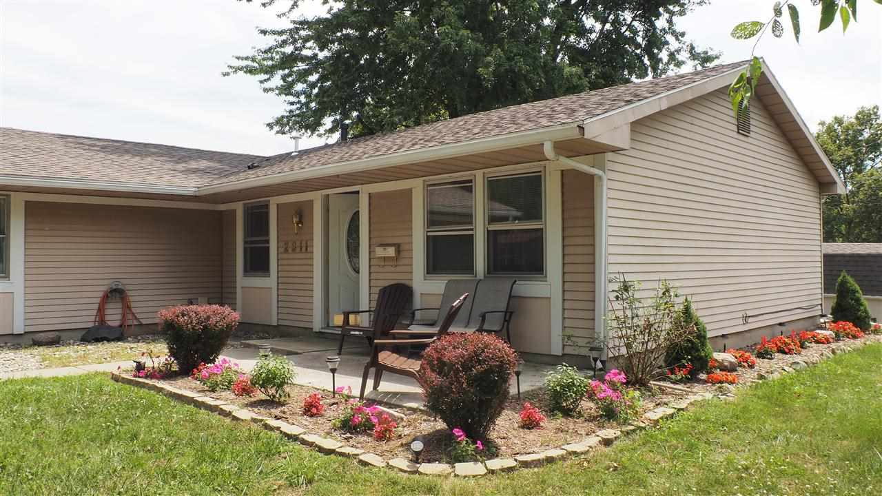 2911 Pinewood Dr, Fort Wayne, IN 46809 photo 2