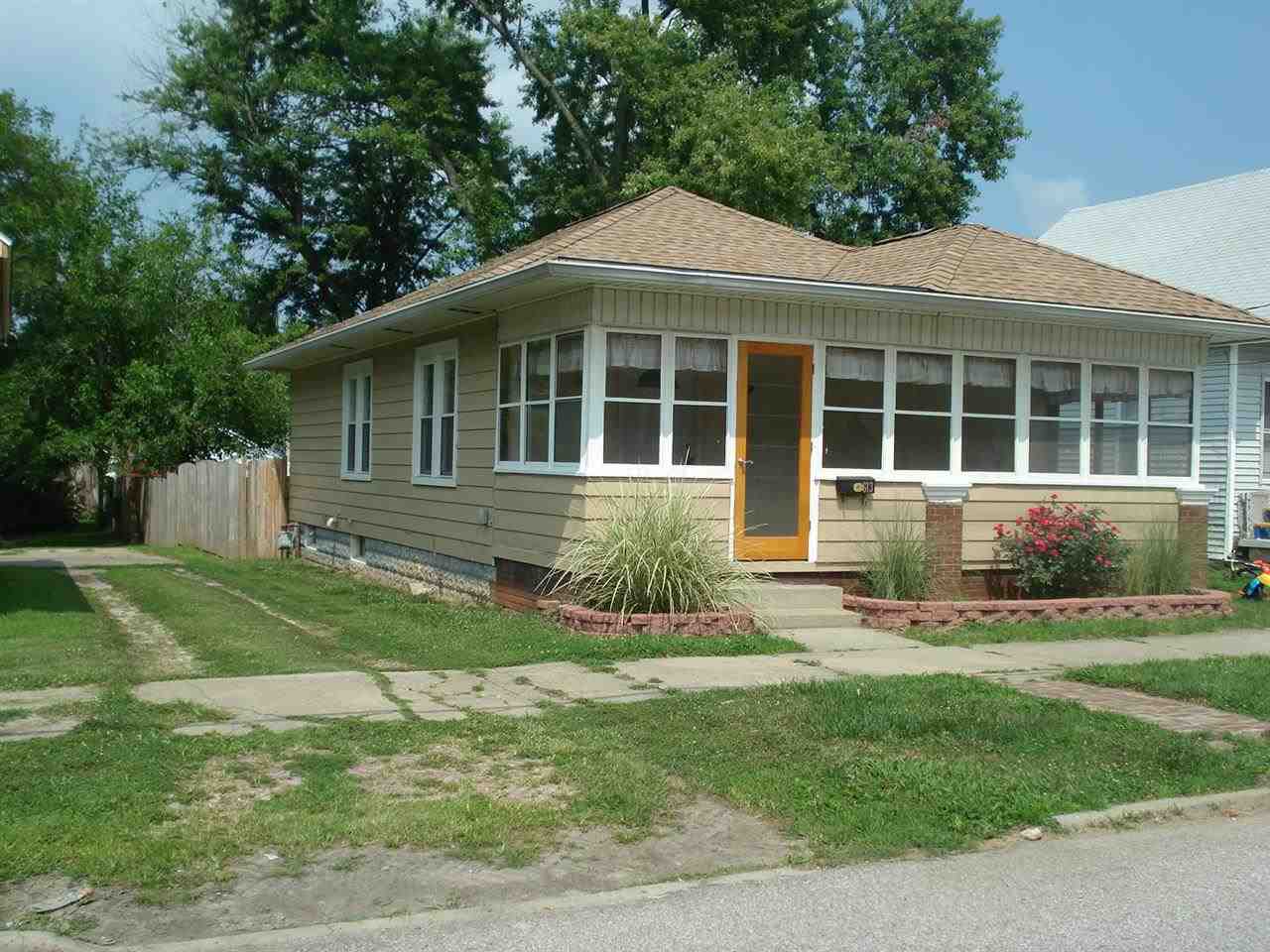 613 N Hart St, Princeton, IN 47670 photo 2