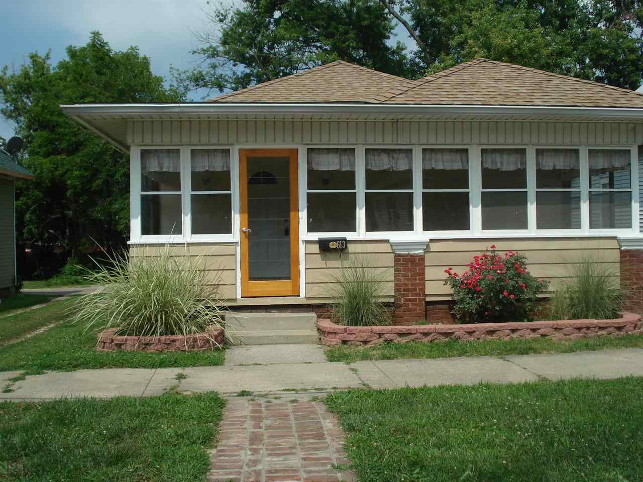 613 N Hart St, Princeton, IN 47670 photo 1