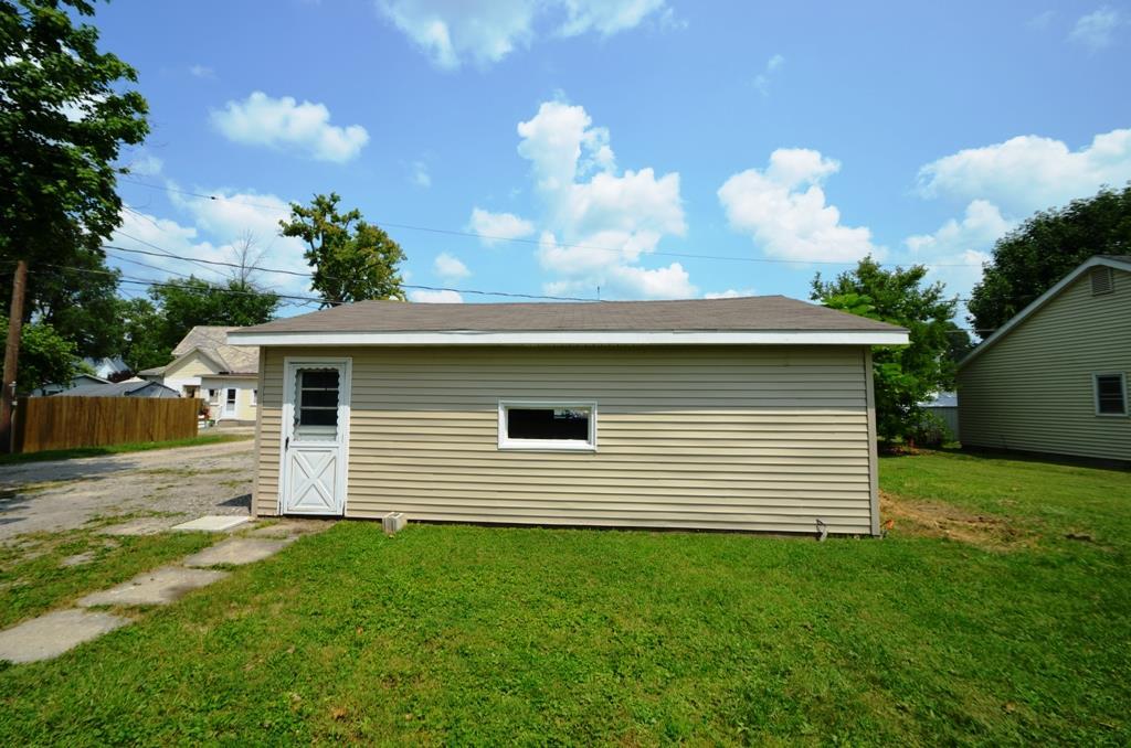 612 N 3rd St, Decatur, IN 46733 photo 19