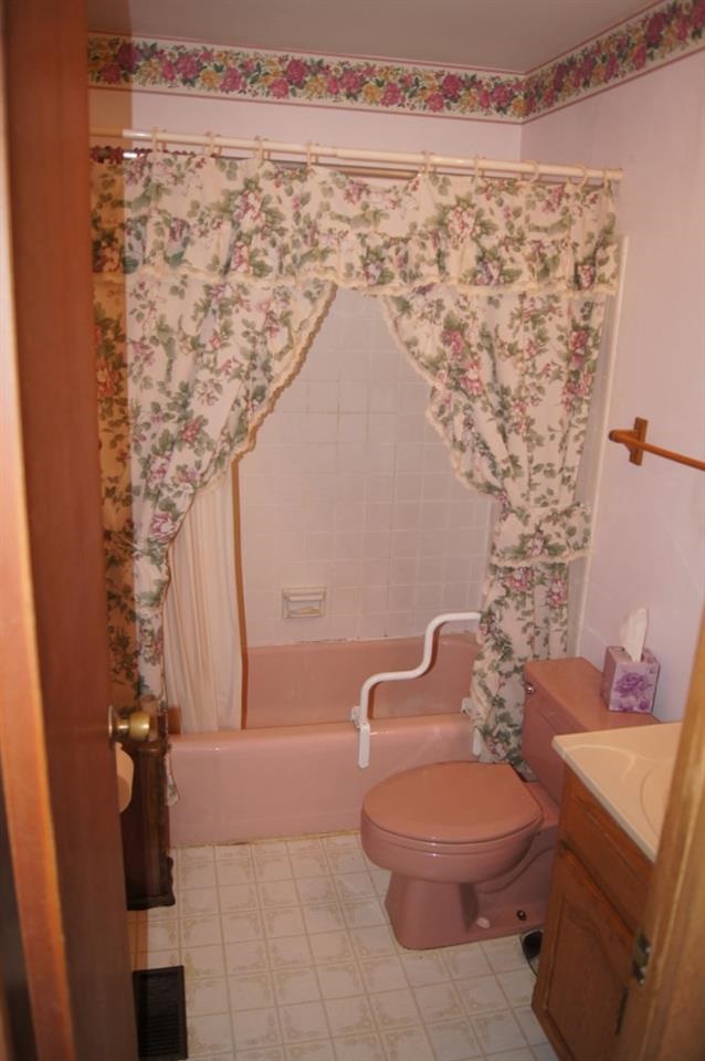 1300 Sheffield Dr, Evansville, IN 47710 photo 8