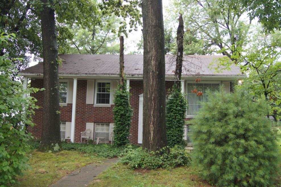 1300 Sheffield Dr, Evansville, IN 47710 photo 2