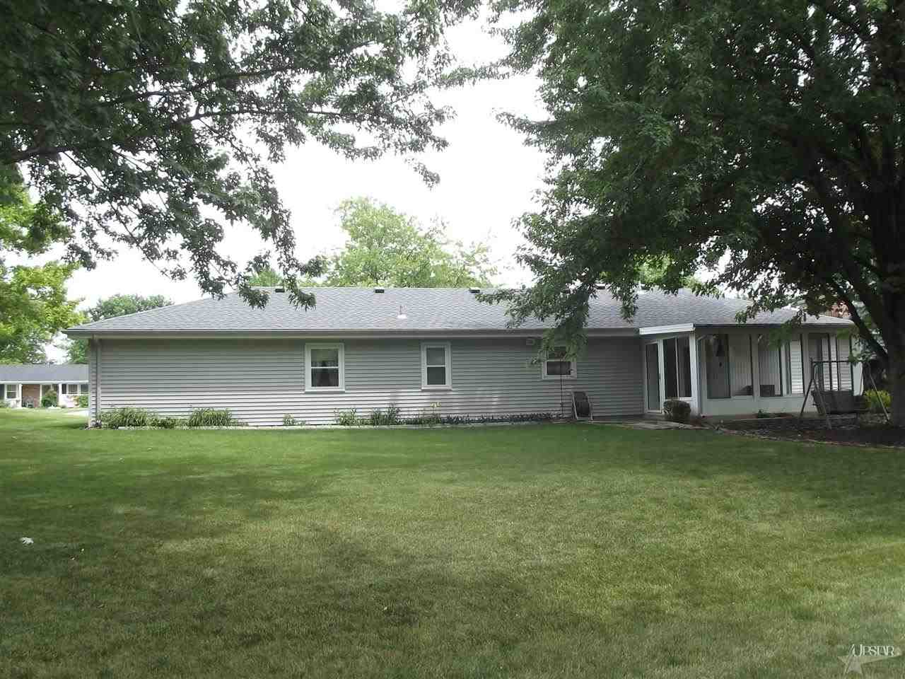 1714 Buckskin Dr, Fort Wayne, IN 46804 photo 2