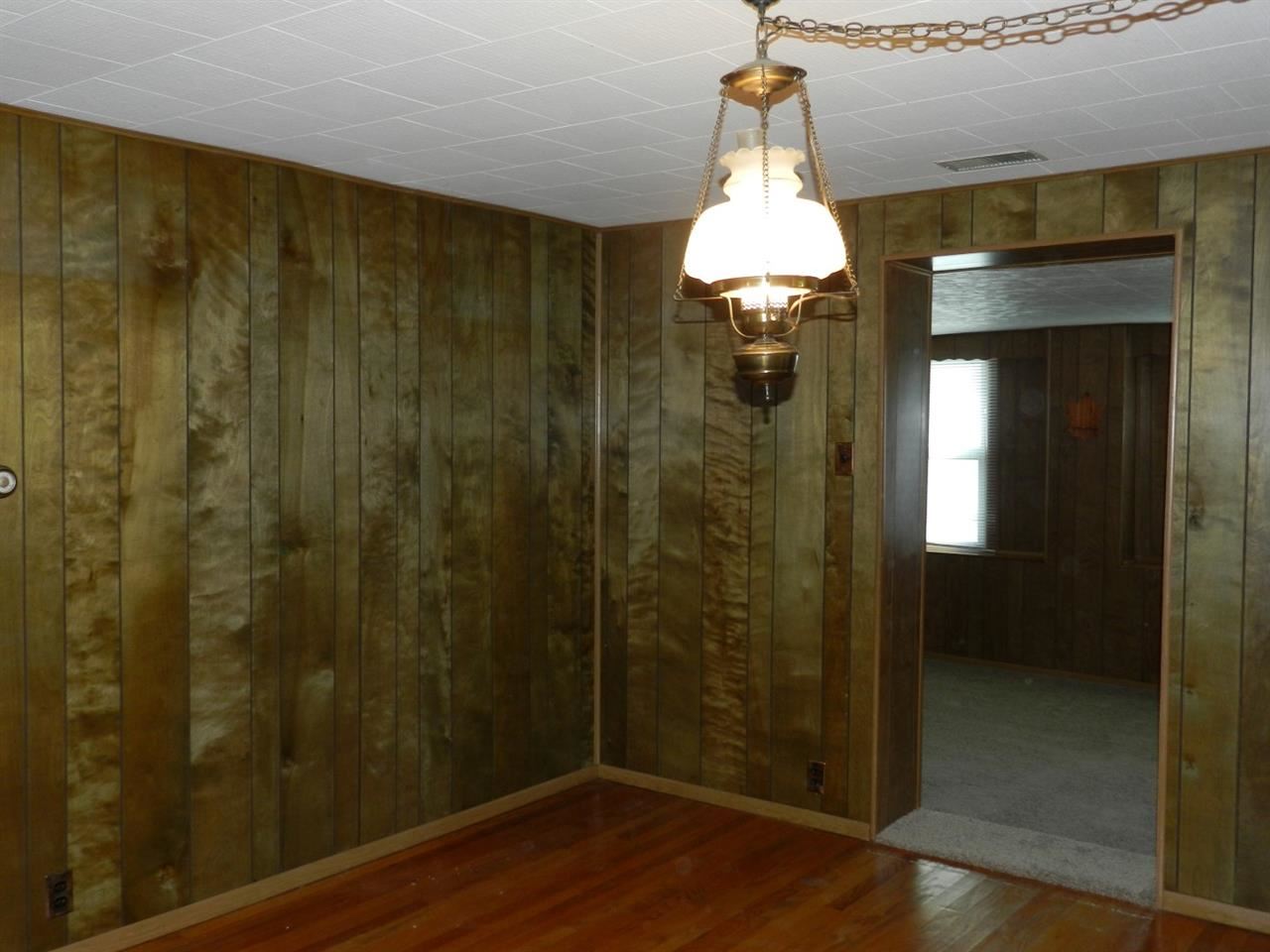 515 N Main St, Owensville, IN 47665 photo 6