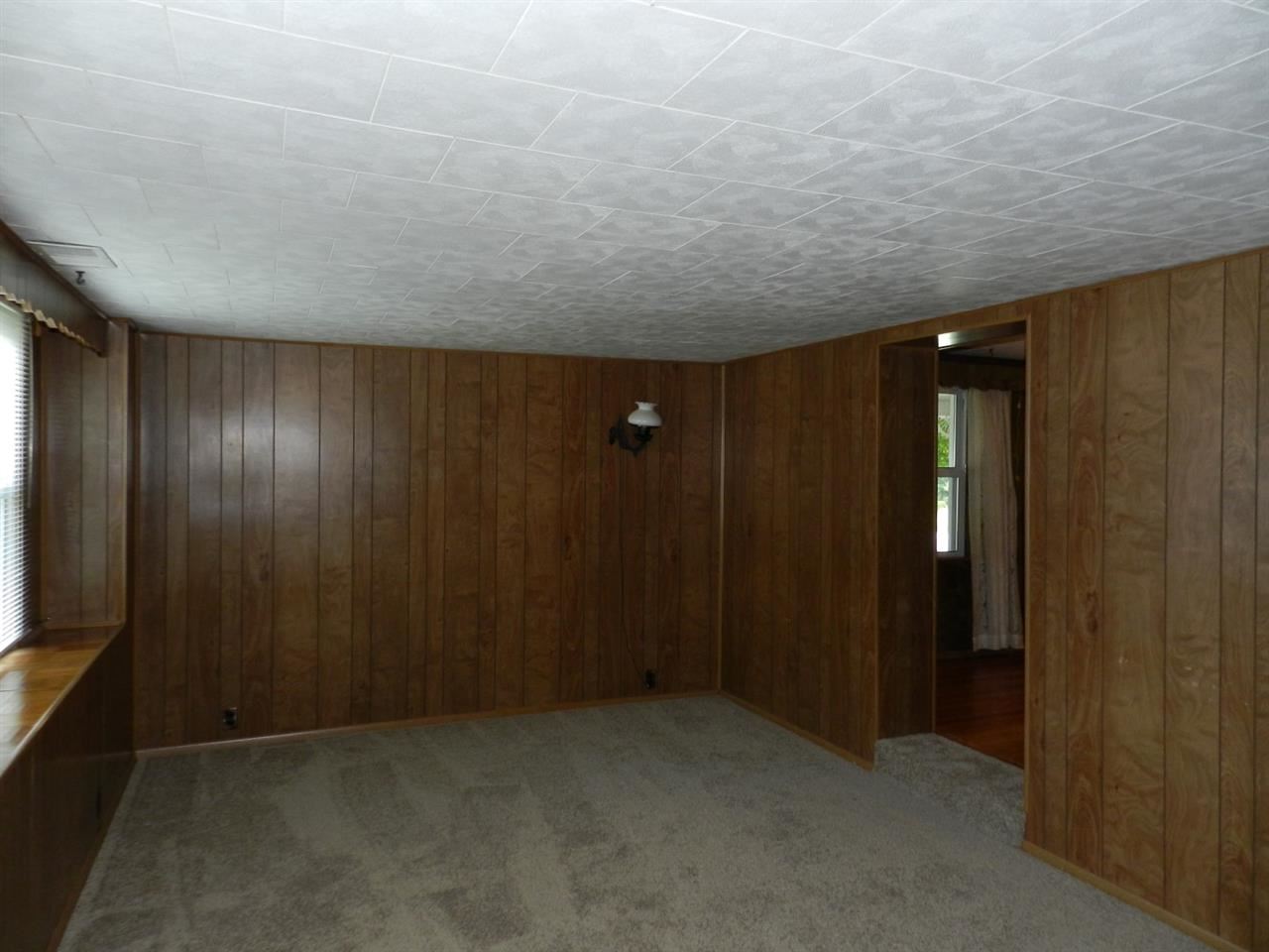 515 N Main St, Owensville, IN 47665 photo 9