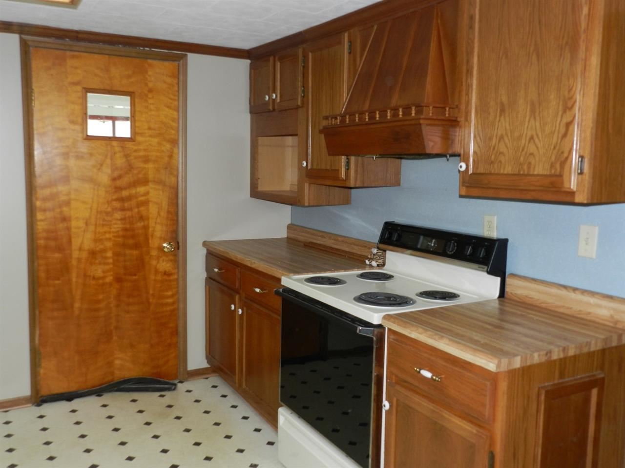 515 N Main St, Owensville, IN 47665 photo 13