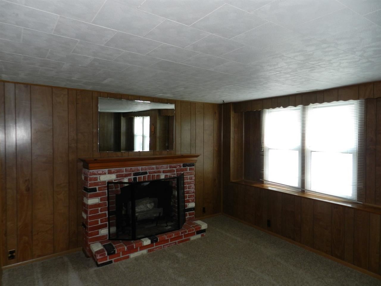 515 N Main St, Owensville, IN 47665 photo 8