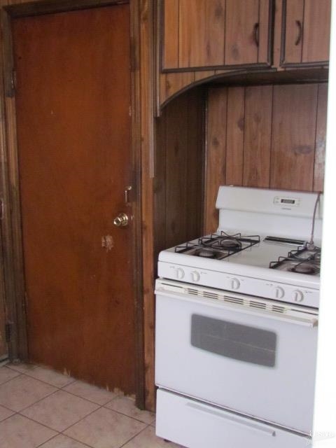 3229 Barr St, Fort Wayne, IN 46806 photo 2