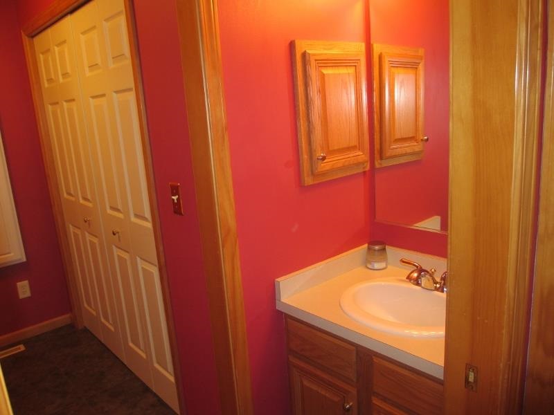18830 Tyler Dr, Goshen, IN 46528 photo 10