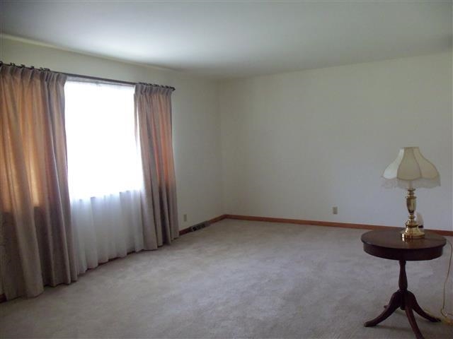 707 Kennedy Dr, Fort Branch, IN 47648 photo 2