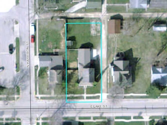 209 E Lake St, Topeka, IN 46571 photo 2
