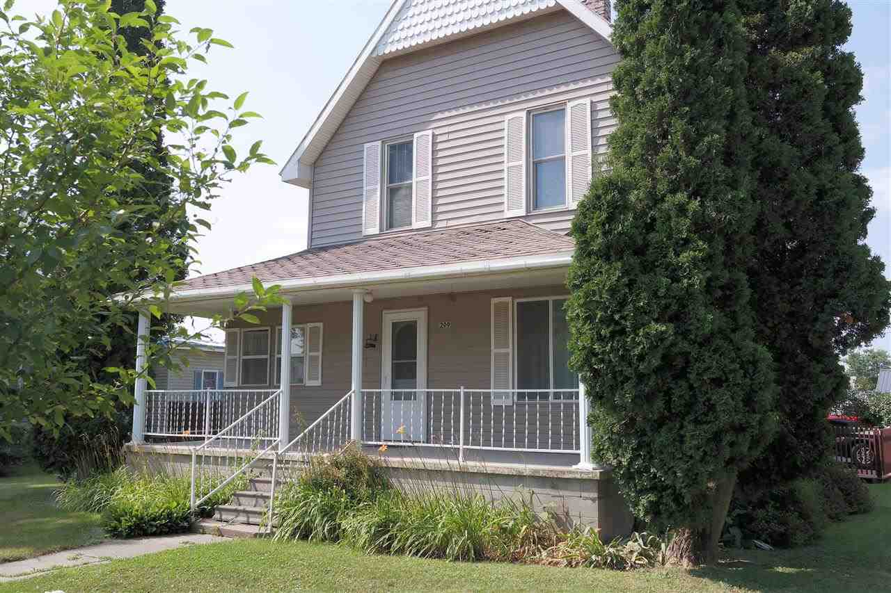 209 E Lake St, Topeka, IN 46571 photo 3
