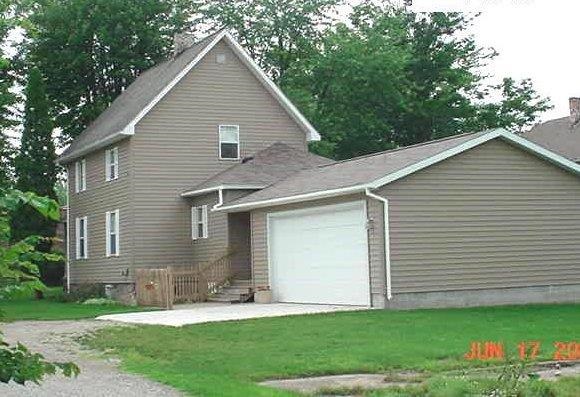 209 E Lake St, Topeka, IN 46571 photo 4