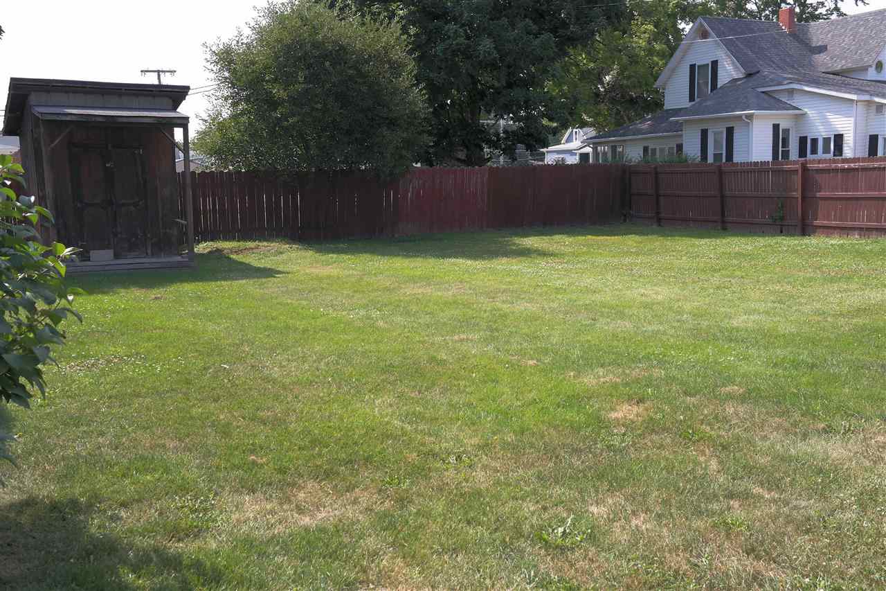 209 E Lake St, Topeka, IN 46571 photo 7