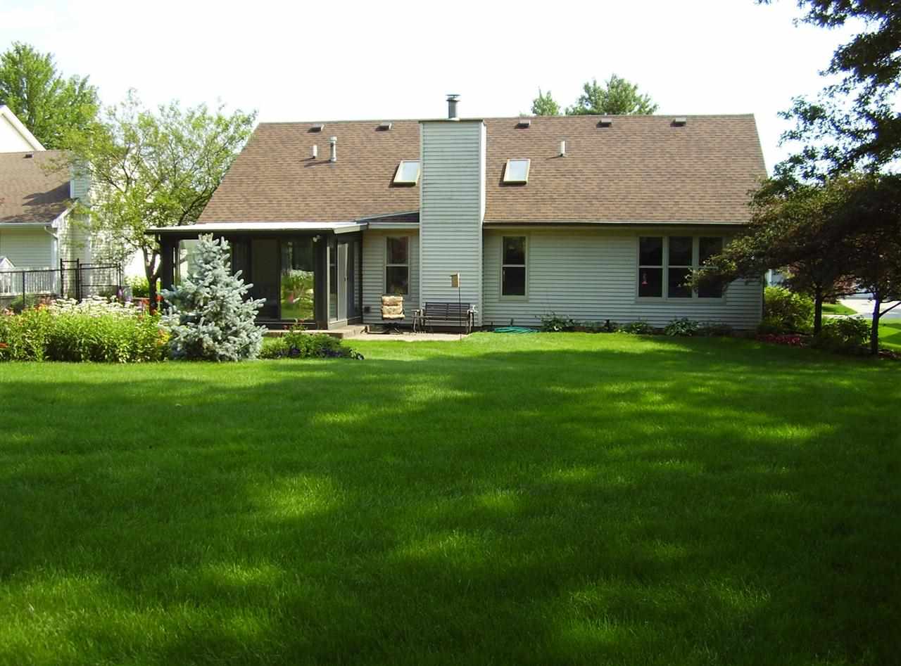 18251 Burton Dr, South Bend, IN 46637 photo 23