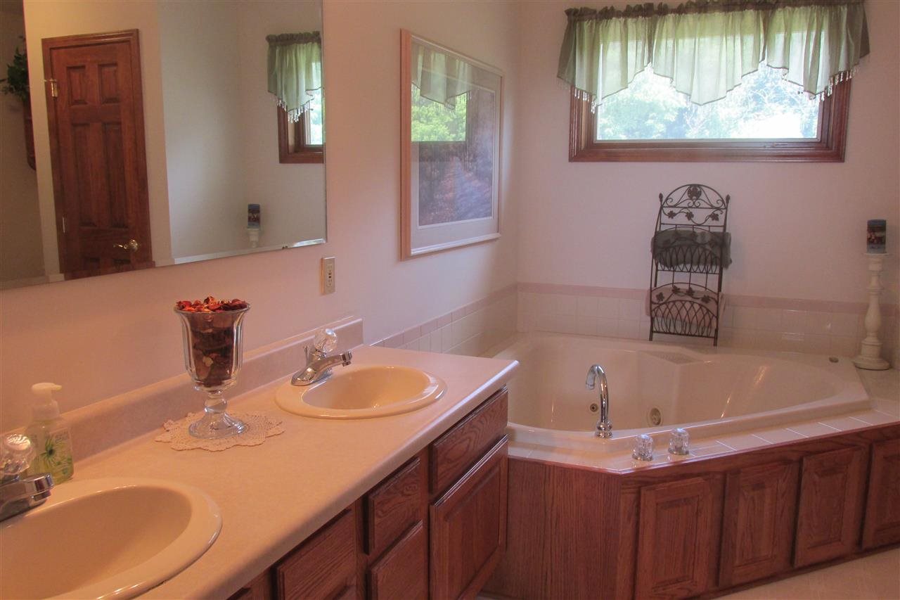 10223 E 500 S, Laotto, IN 46763 photo 24
