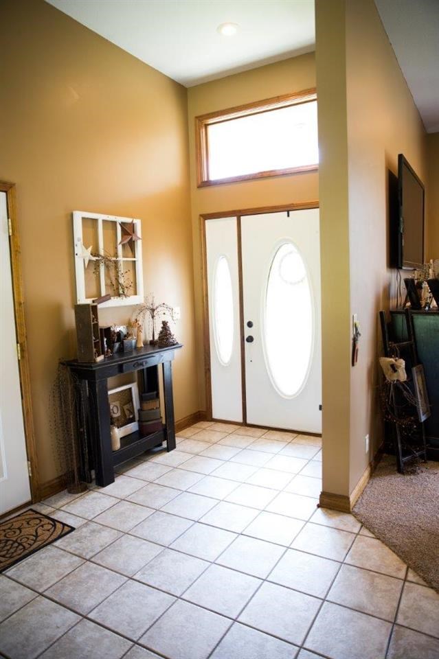 646 Fable Dr, Washington, IN 47501 photo 2