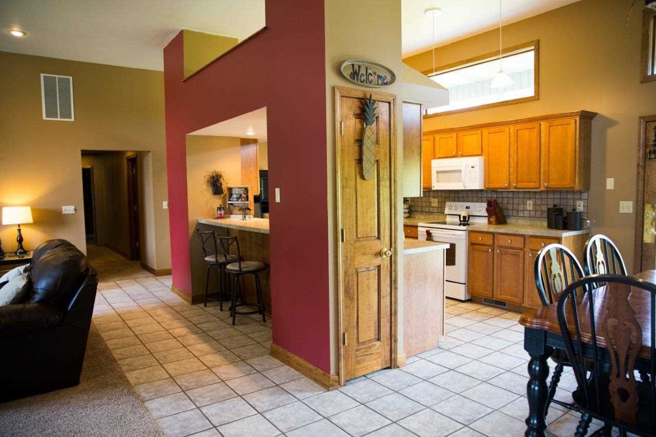 646 Fable Dr, Washington, IN 47501 photo 5