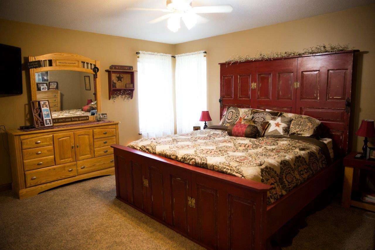 646 Fable Dr, Washington, IN 47501 photo 8