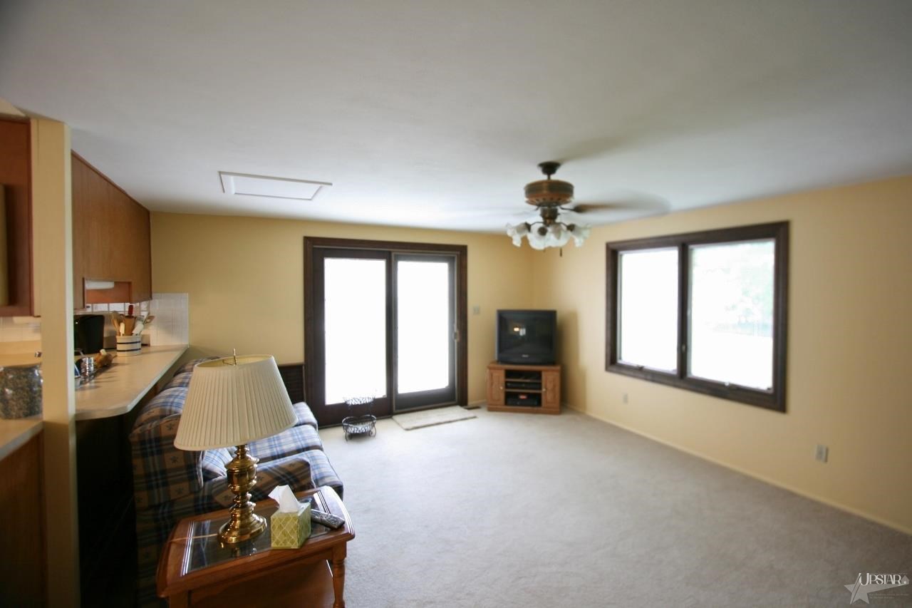 805 Cherry Blossom Ln, Fort Wayne, IN 46825 photo 6