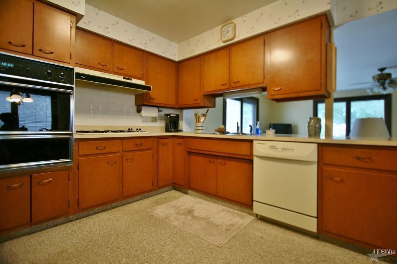 805 Cherry Blossom Ln, Fort Wayne, IN 46825 photo 4