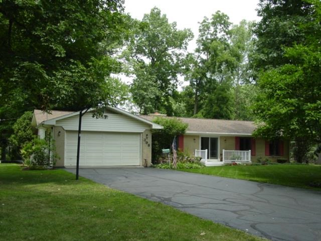 398 W Clearwater Dr, Warsaw, IN 46582 photo 1