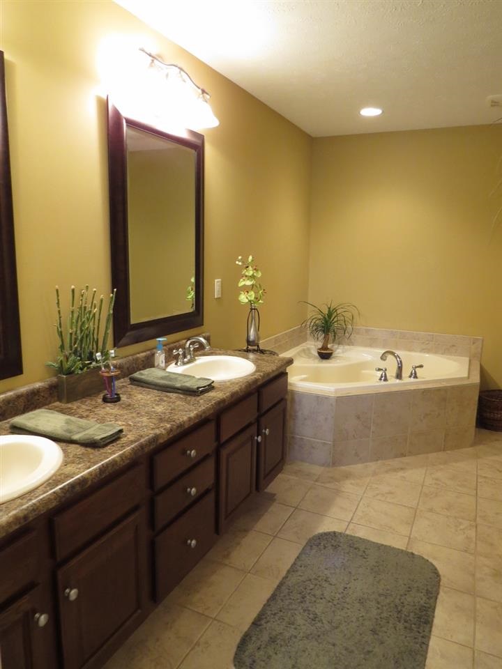 5528 Golden Gate Way, Kokomo, IN 46902 photo 18