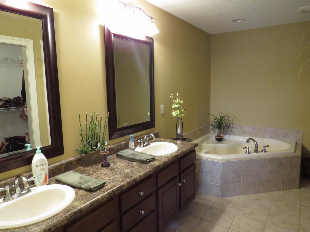 5528 Golden Gate Way, Kokomo, IN 46902 photo 20