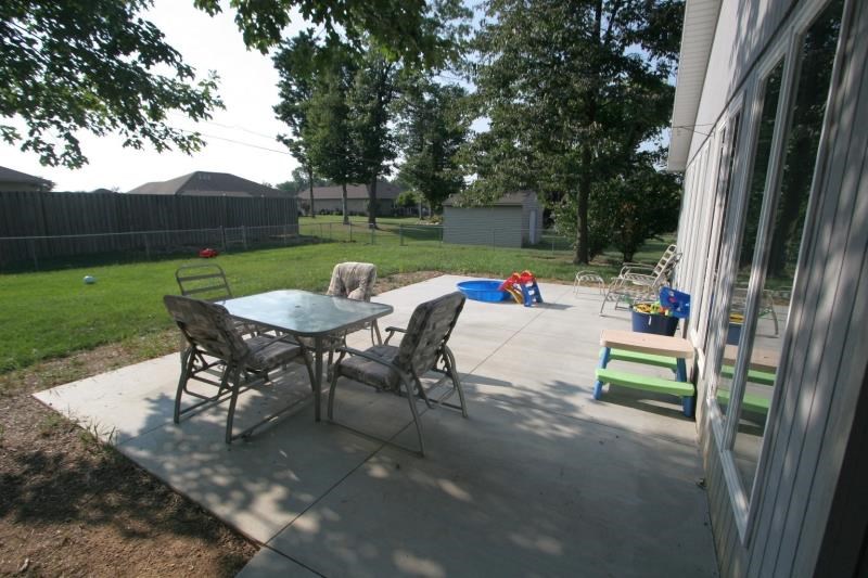 4115 Baden Strasse, Jasper, IN 47546 photo 7