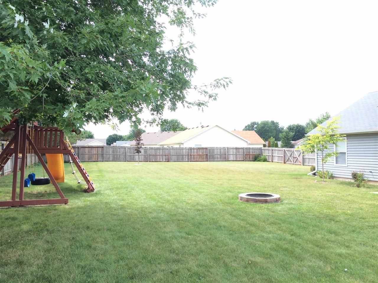 395 Yellowstone Dr, Russiaville, IN 46979 photo 2