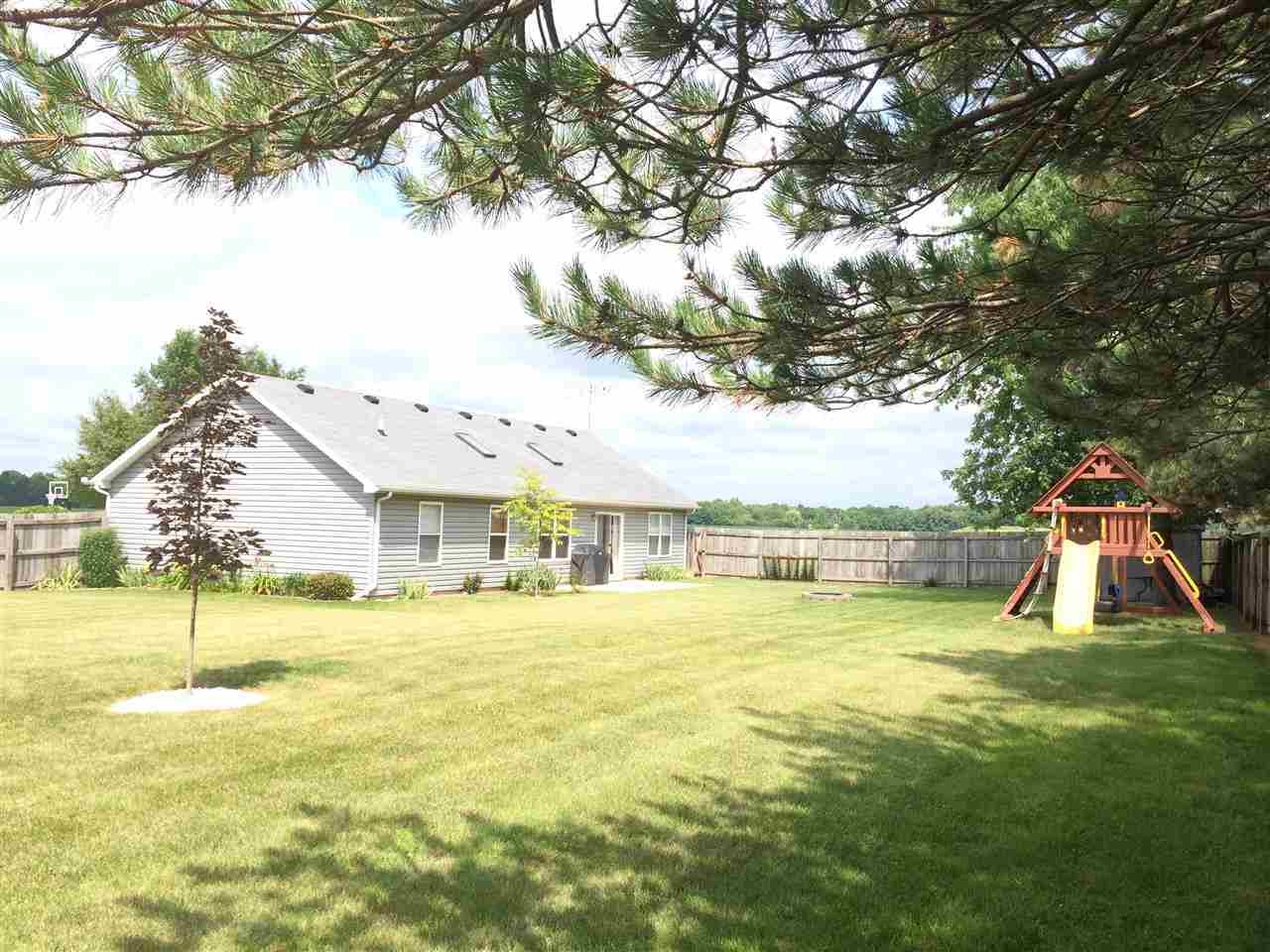 395 Yellowstone Dr, Russiaville, IN 46979 photo 4