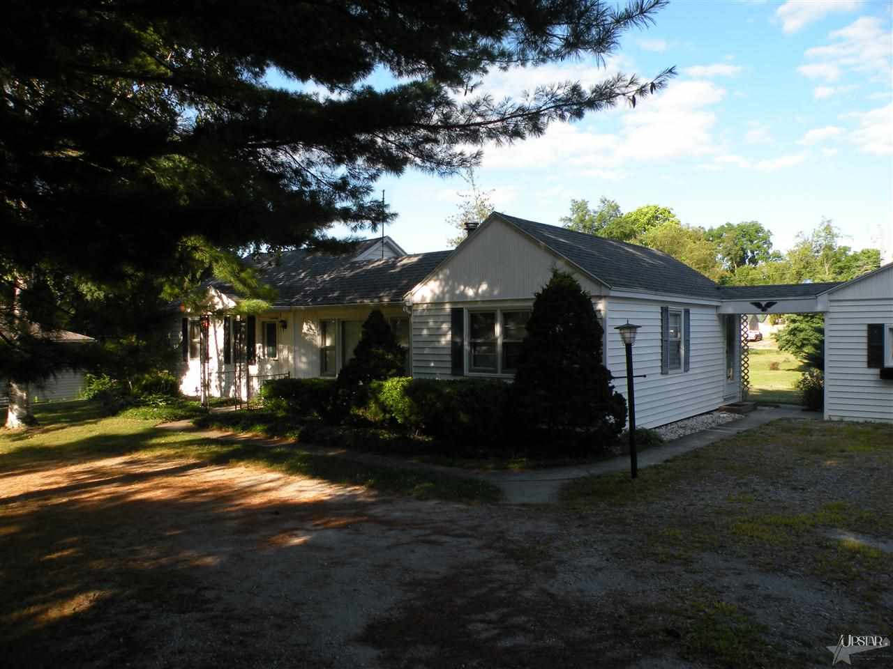 3910 Burbank Dr, Fort Wayne, IN 46804 photo 2