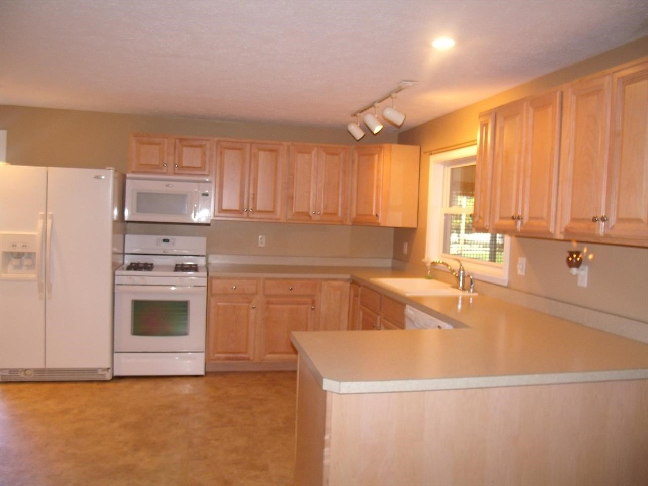 11794 W Horseshoe Bend Rd, Brookston, IN 47923 photo 4