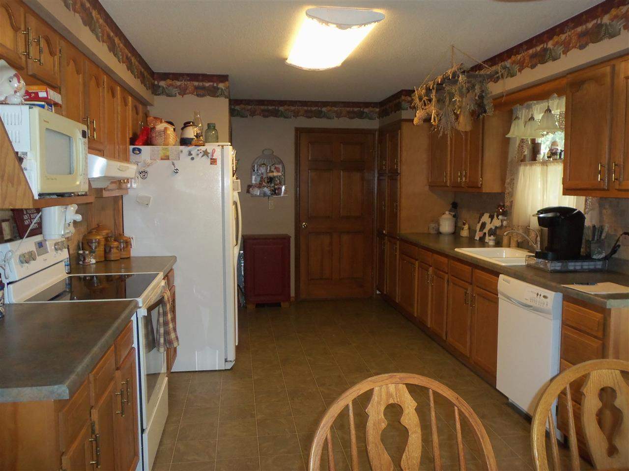 7 Cottonwood Ct, Washington, IN 47501 photo 2