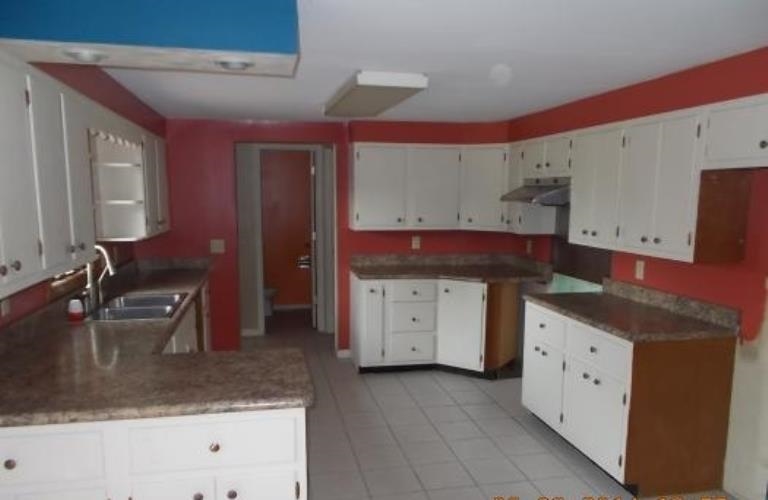 4501 Parkwood Dr, Kokomo, IN 46901 photo 2
