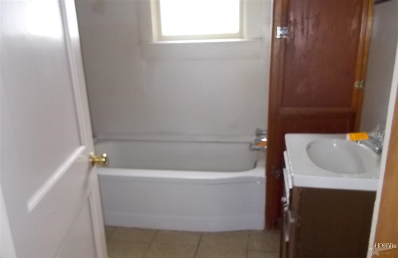 120 Peabody Ave, Columbia City, IN 46725 photo 3