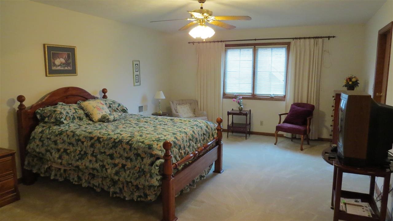 416 Huntwood Ln, Evansville, IN 47715 photo 11